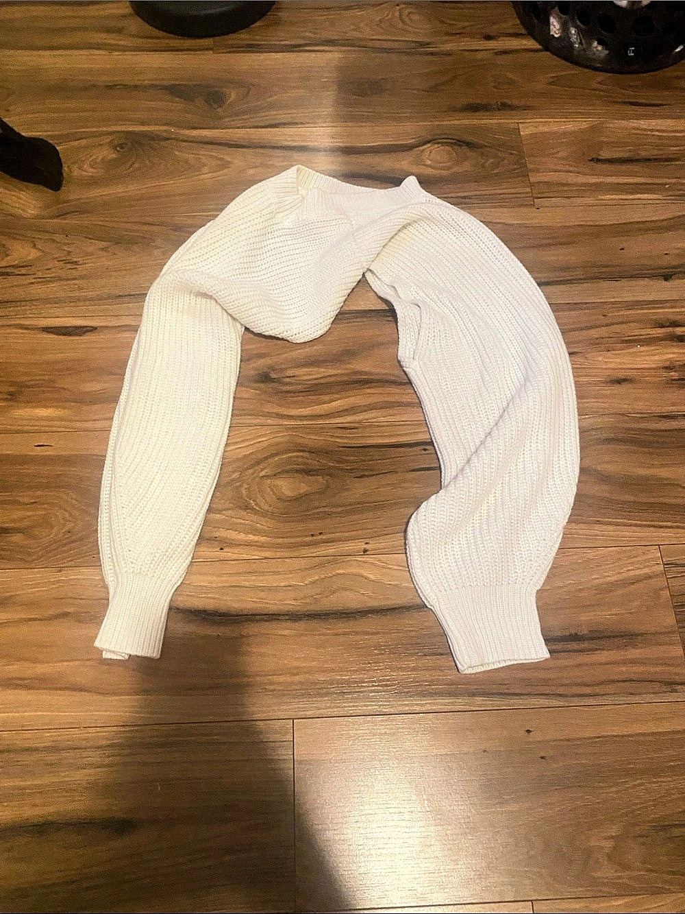 Cream Knit Sweater Like New never Worn- the white crop sweater was never worn.
